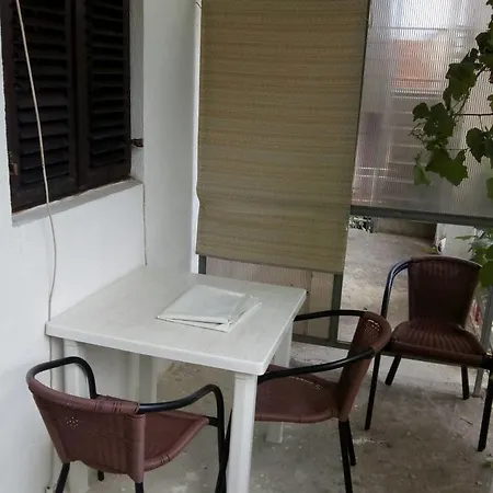 Sutomore 1 شقة *